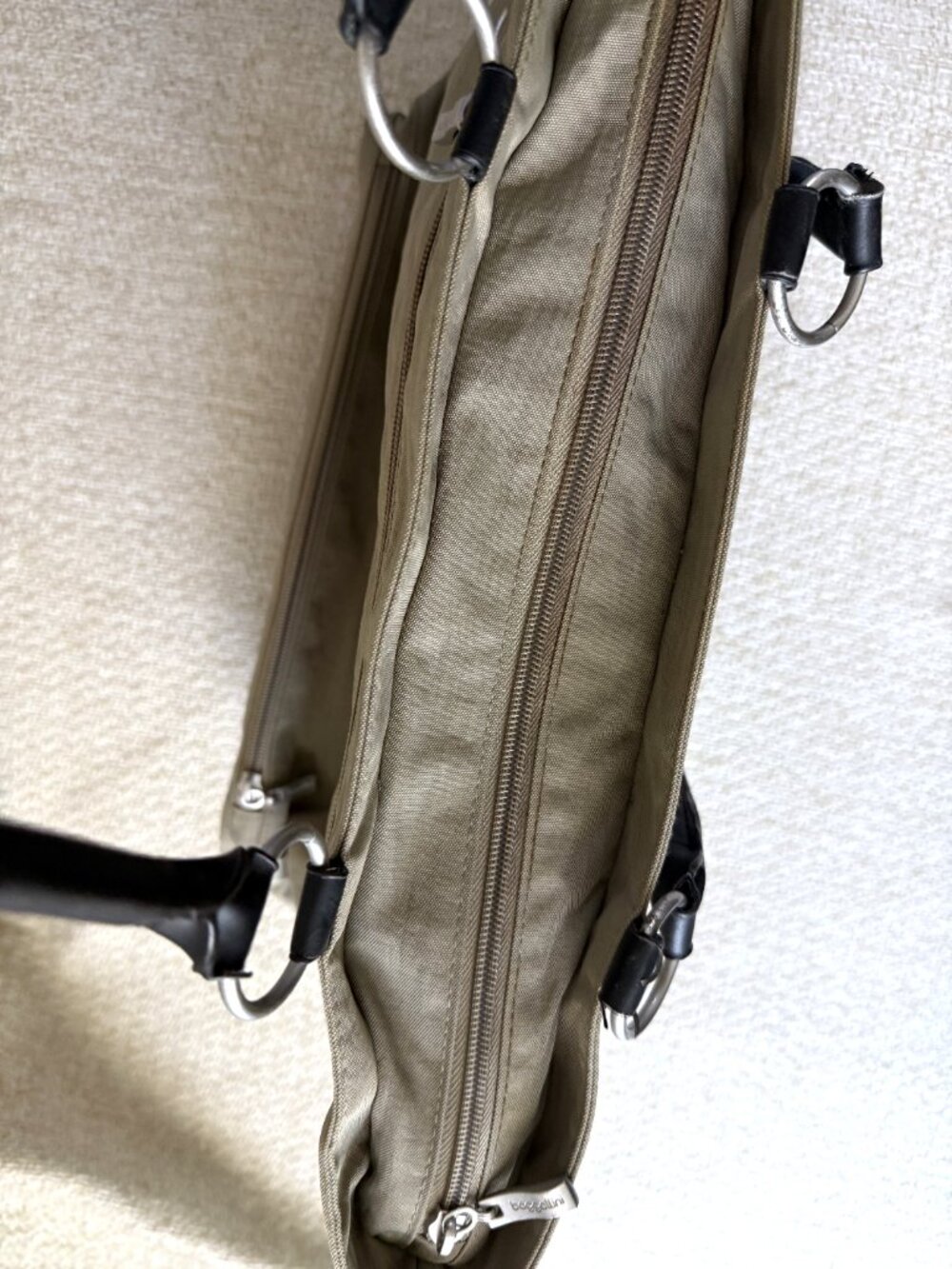 Baggallini Crossbody Bag Khaki canvas shoulder bag - Picture 7 of 8